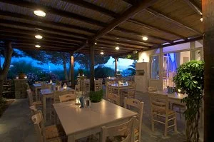 MAKIS PLACE HOTEL – Tourlos