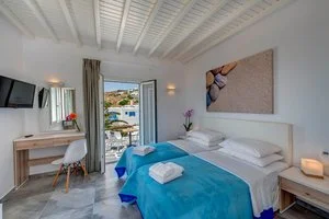 MAKIS PLACE HOTEL – Tourlos