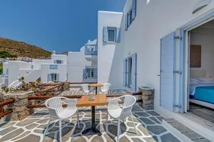 MAKIS PLACE HOTEL – Tourlos