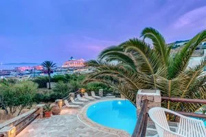 MAKIS PLACE HOTEL – Tourlos