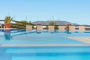 MAKIS PLACE HOTEL – Tourlos