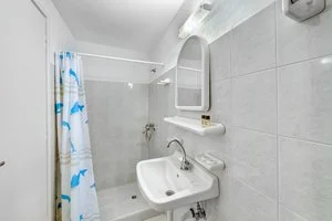 MAKIS PLACE HOTEL – Tourlos