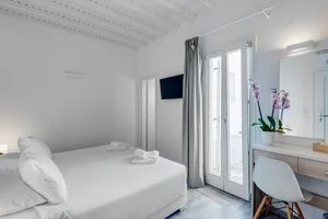 MAKIS PLACE HOTEL – Tourlos
