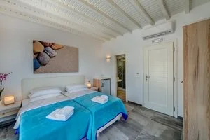 MAKIS PLACE HOTEL – Tourlos