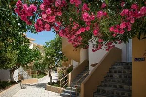 HOTEL KAVROS BEACH – Paralia Kourna