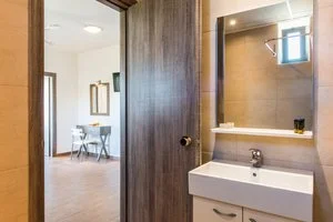 HOTEL GERONA MARE – Gerani