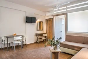 HOTEL GERONA MARE – Gerani