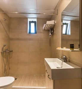 HOTEL GERONA MARE – Gerani