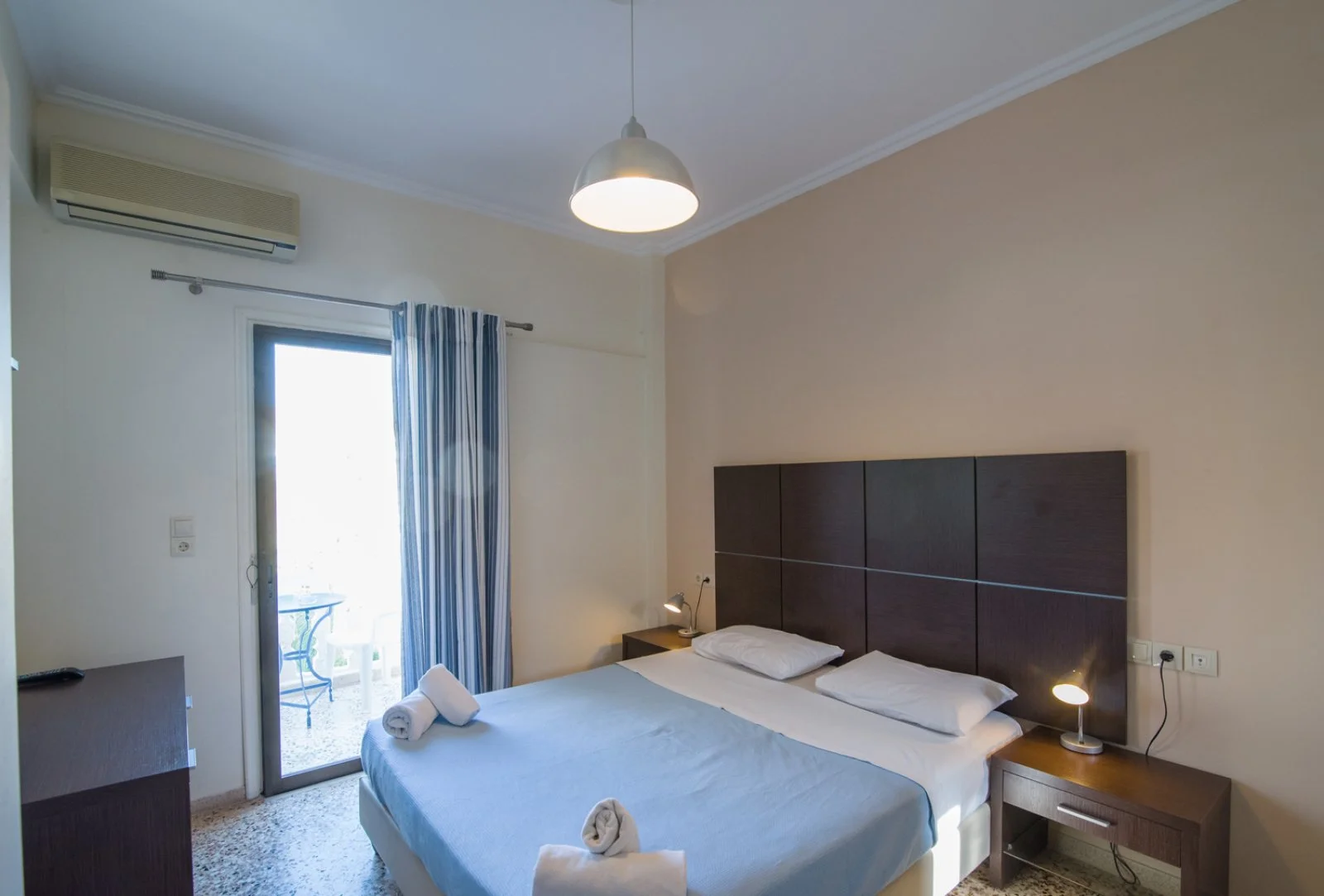 Kamari Blu Boutique Hotel 