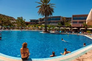 HOTEL CATHRIN – Rodi