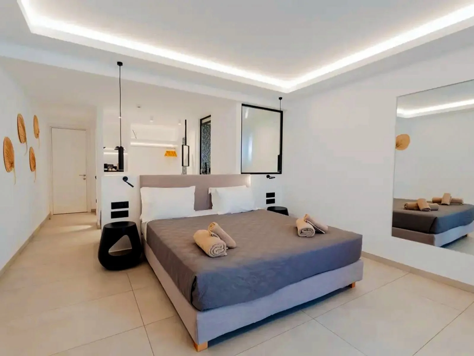 Oliving Mykonos Luxury Suites 