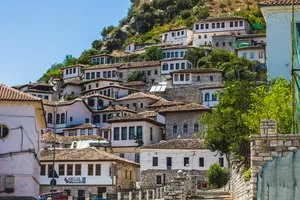 INTOUR IL PAESE DELLE AQUILE – Tirana