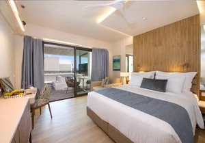Superior vista mare con jacuzzi esterna