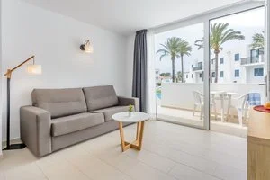 APPARTAMENTI VIBRA BLANC COTTAGE – sa Caleta