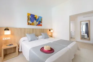 APPARTAMENTI VIBRA BLANC COTTAGE – sa Caleta