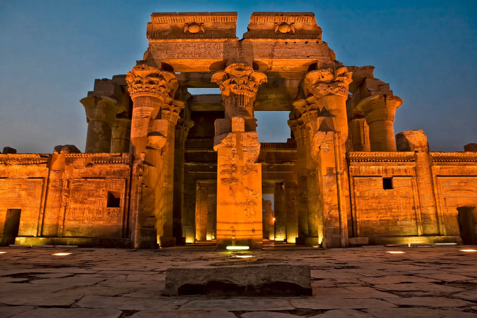 Edfu - Kom Ombo - Aswan