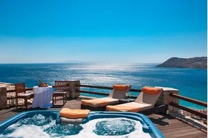 ROYAL MYCONIAN – Mykonos