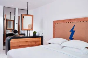 ROYAL MYCONIAN – Mykonos