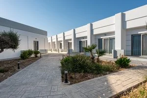 ROYAL BAY – Onia