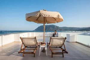 ROYAL BAY – Onia