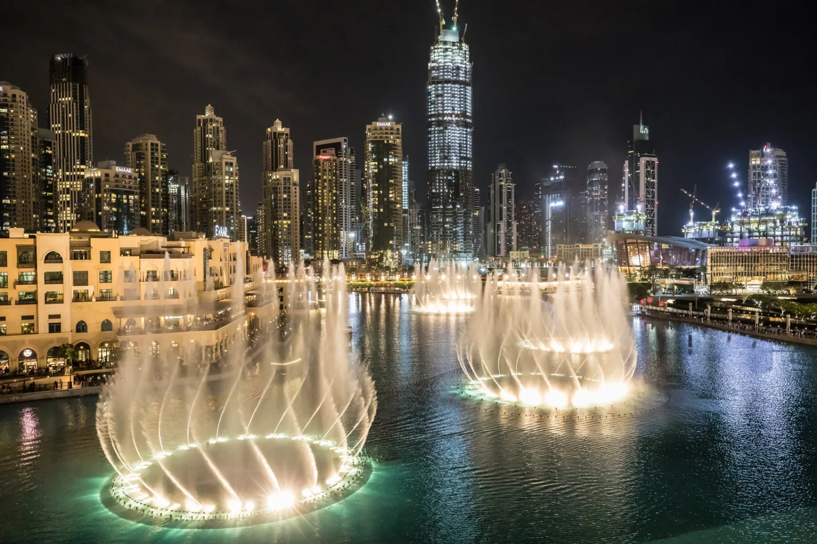 Voyager Family Dubai - Fontane Danzanti, Dubai