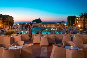 HOTEL BELLA BEACH – Agkisaras