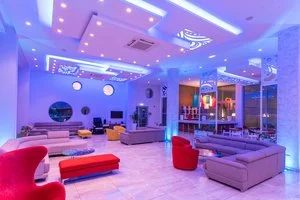 HOTEL NICHOLAS COLOR – Cipro