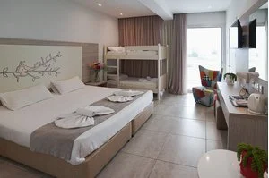 HOTEL NICHOLAS COLOR – Cipro
