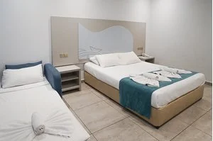 HOTEL NICHOLAS COLOR – Cipro