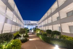 HOTEL NICHOLAS COLOR – Cipro