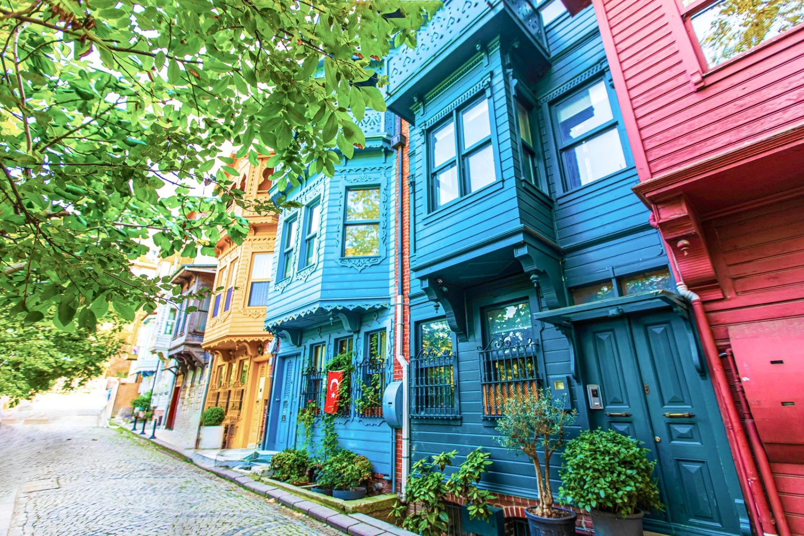 Intour Explore Tesori D'Oriente - Kuzguncuk - Istanbul Intour Explore Tesori D'Oriente - Kuzguncuk - Istanbul