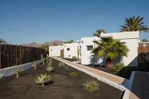 VILLAS NEW LANZASUITES – Yaiza
