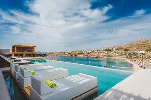 SUPER PARADISE SUITES – Mykonos