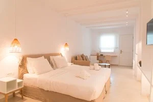 SUPER PARADISE SUITES – Mykonos