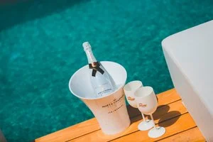 SUPER PARADISE SUITES – Mykonos