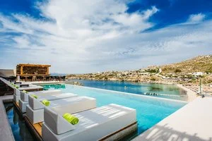 SUPER PARADISE SUITES – Mykonos