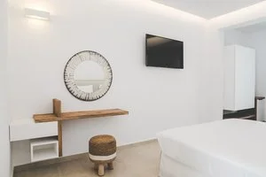 SUPER PARADISE SUITES – Mykonos