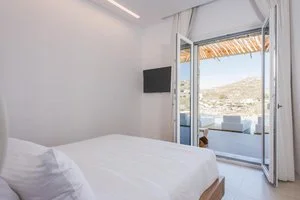 SUPER PARADISE SUITES – Mykonos