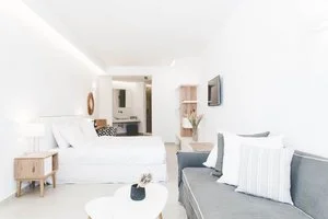 SUPER PARADISE SUITES – Mykonos