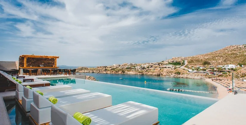 SUPER PARADISE SUITES – Mykonos