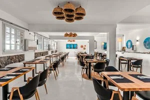 HOTEL PENELOPE VILLAGE BY MR AND MRS WHITE – Ano mera