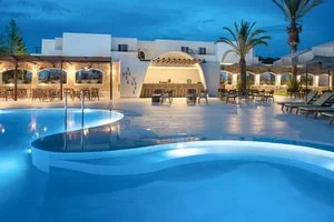 ABSOLUTE KIOTARI RESORT – Kiotari