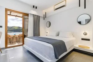 BLUE GREEN BAY HOTEL – Panormos