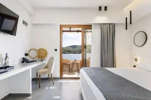 BLUE GREEN BAY HOTEL – Panormos