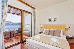 BLUE GREEN BAY HOTEL – Panormos