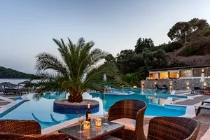 BLUE GREEN BAY HOTEL – Panormos