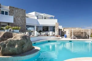 GRAND RELAIS DEI NURAGHI – Baja Sardinia