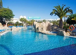 BLUE SEA COSTA BASTIAN – Teguise