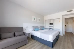 BLUE SEA COSTA BASTIAN – Teguise