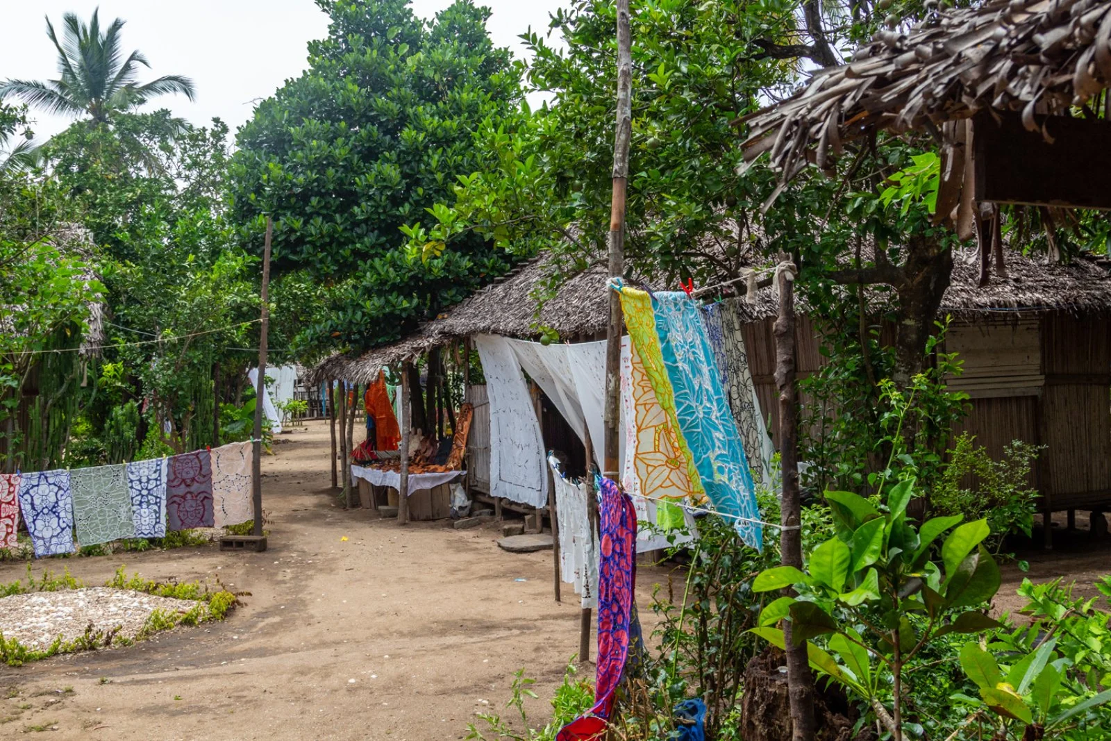 NOSY BE/HELL VILLE/ANKIFY/AMBILOBE/DIEGO SUAREZ (256 km) - immagine 2 di 4